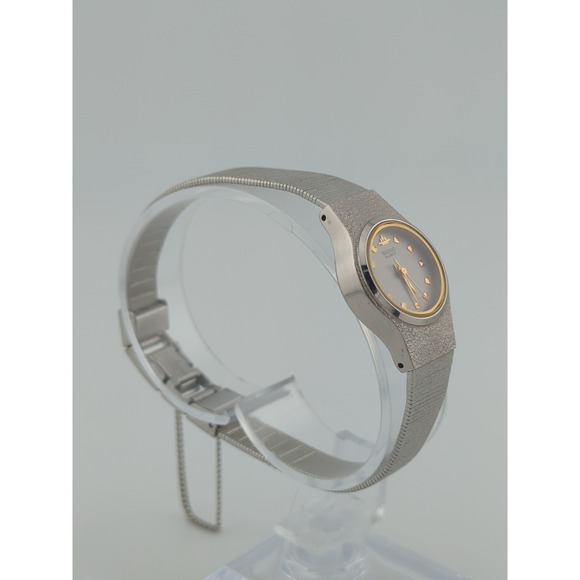 Vintage Seiko 8Y21-0010 Silver Tone‎ Womens Quartz Watch - New Battery - Clean - Picture 3 of 6